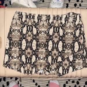 Snake print  cotton medium skort never worn